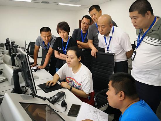 心怀天山勇担当 行业助力责任强