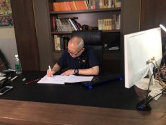 <b>上得厅堂下得鱼塘，设计公司总经理变身养鱼人</b>