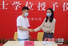 武汉一高校毕业典礼招聘会一起办