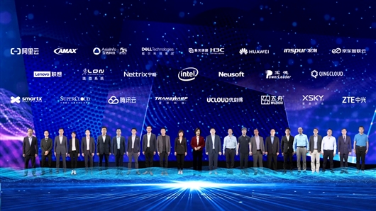 尚处早期的智能生态需要高度协作