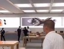 上海苹果店被砸 涉案男子已被带走调查！