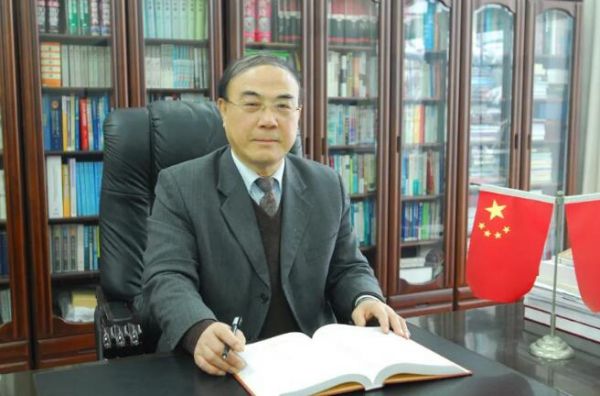 我市实施院士引领高端产业发展行动计划，5位在