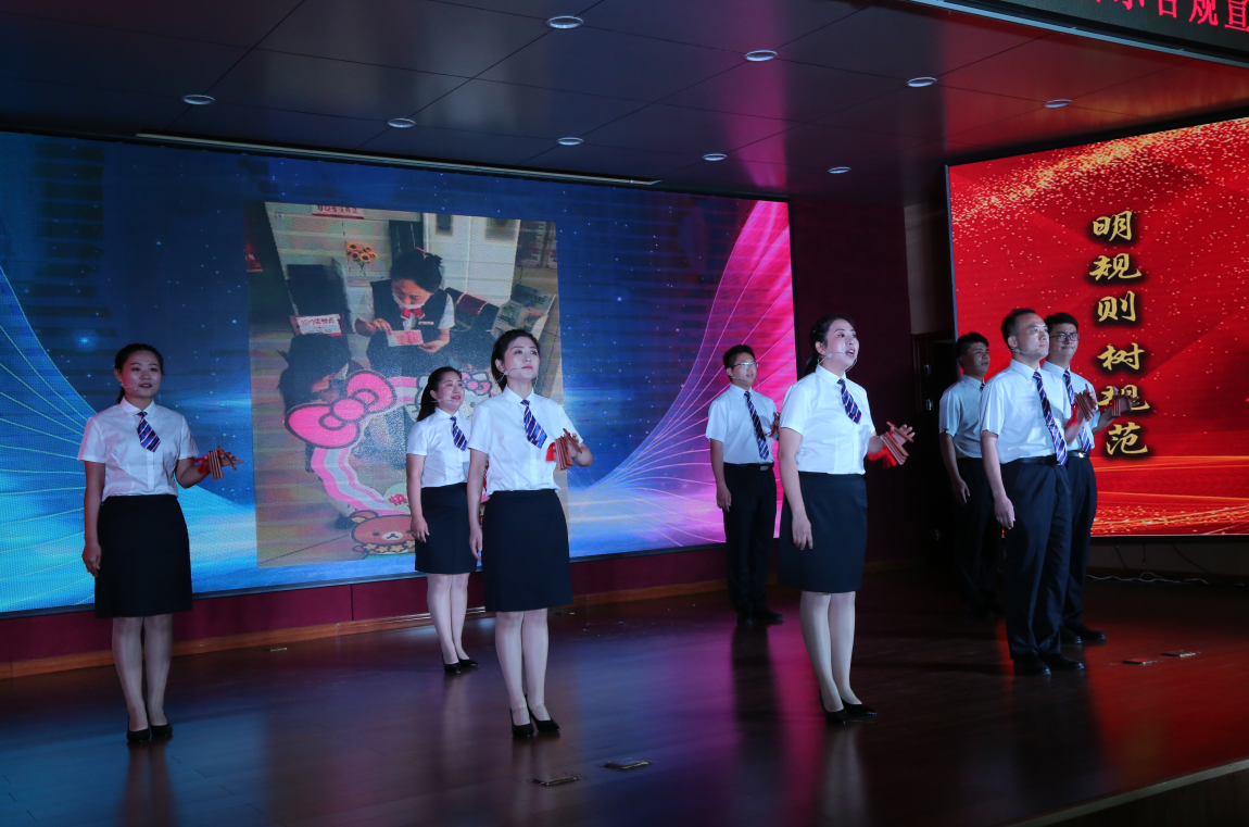 说、学、逗、唱扬合规——费县农商银行开展“行业规范建设年”案例警示合规宣讲比赛