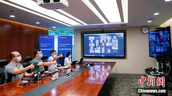 网约车顺风车安全标准发布 涉及110报警等多项要求