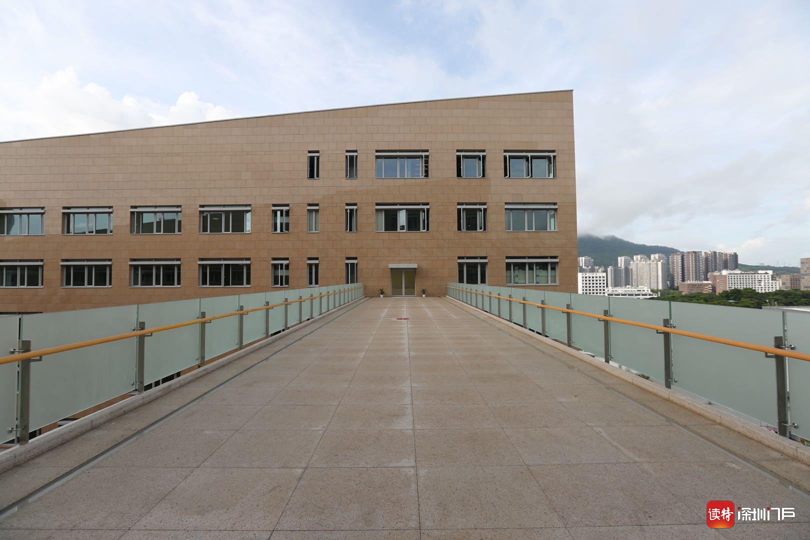 南方科技大学二期项目7栋教学楼正式移交 整体工