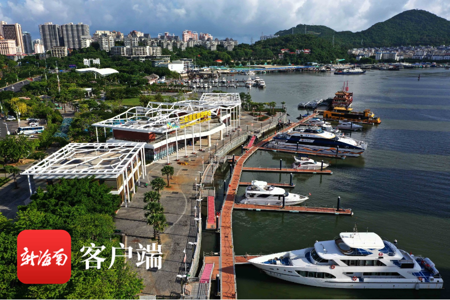 实拍三亚游船旅游中心