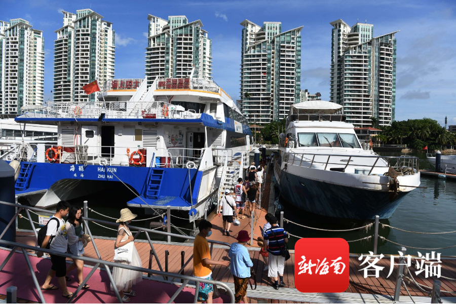 实拍三亚游船旅游中心