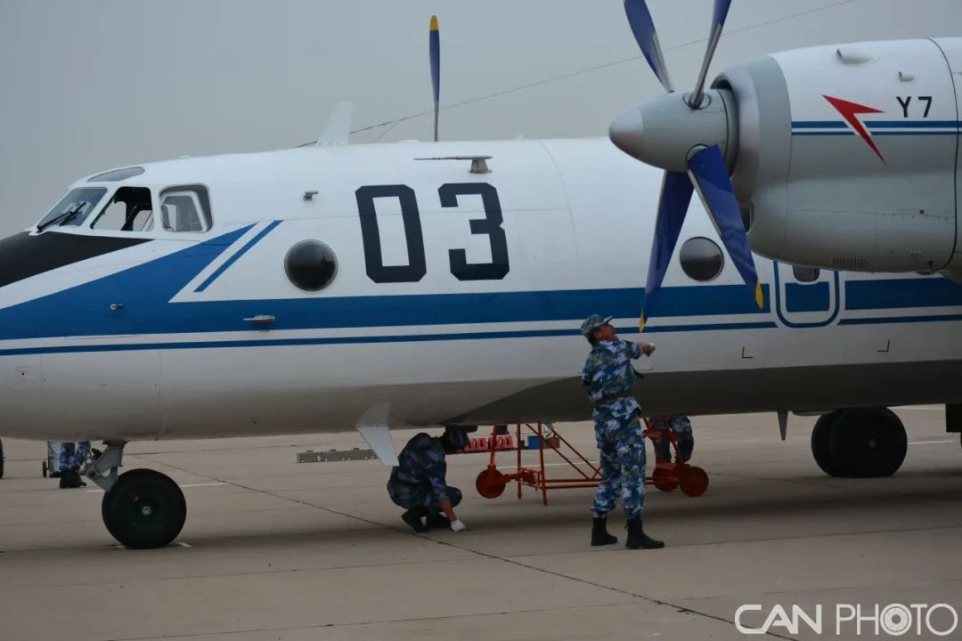 组图：不“燃”怎么行！来看机务兵比武场上的