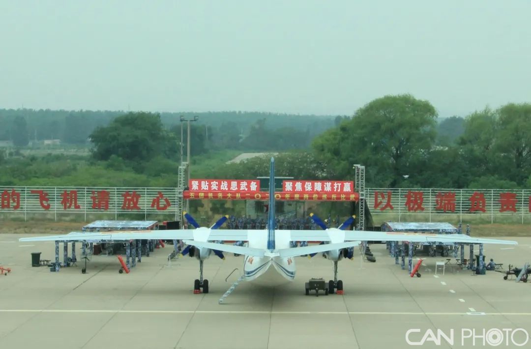 组图：不“燃”怎么行！来看机务兵比武场上的