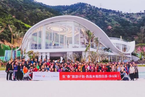 邦泰物业荣获“四川十大品质物业”奖项