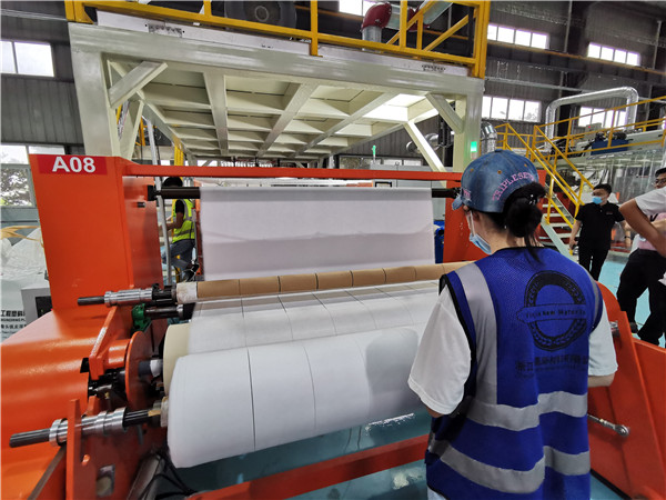 后疫情时代口罩行业调查：有企业生产线已停工 有机器仍加速运转