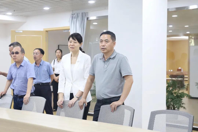 市委常委、副市长吕兵来磐调研时要求 推动中药