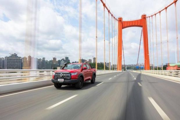 原厂即改装，硬核配置干趴一片SUV，南宁试驾长城炮越野皮卡