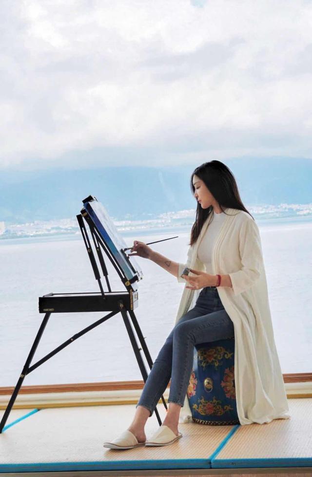国际知名画家毛思懿为慈善办画展树立行业里程碑