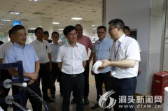 洞头区委书记王蛟虎一行前往华峰集团对接工作