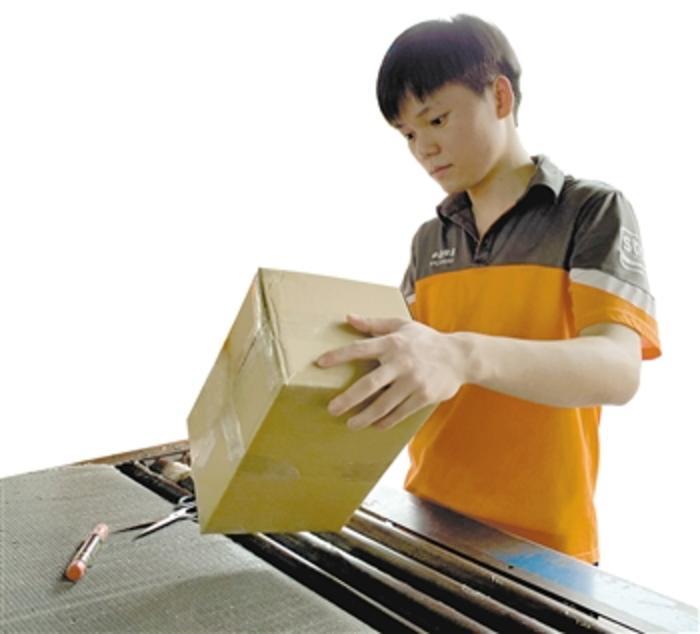 获评杭州高层次人才的快递小哥：能从数百物品