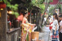 <b>文旅部：恢复跨省(区、市)团队旅游 调整景区限量措施</b>