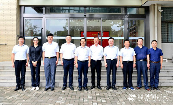 提高人才培养质量 郑铁携手长园共建长园产业学