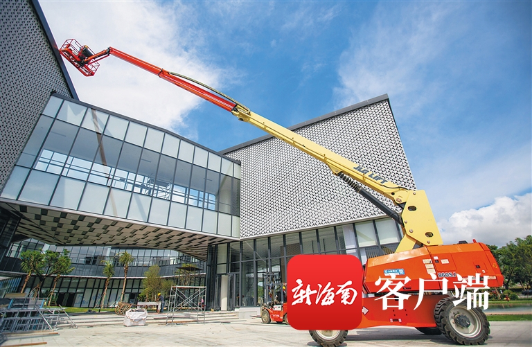 三亚崖州湾科技城产业促进中心即将完工