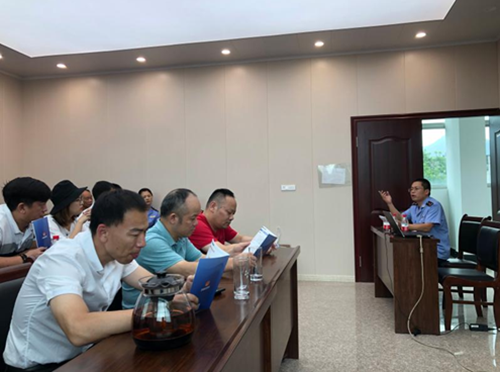  让百姓吃得放心 浙江省温州市苍南县市场监管局组织召开桥墩月饼生产企业约谈会