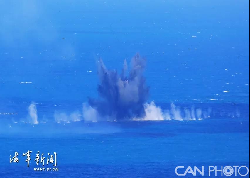 组图：战鹰出击！千枚雷弹轮番打击海上目标