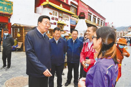 吴英杰：因时因地健全完善常态化疫情防控措施多措并举助力旅游行业绿色健康发展