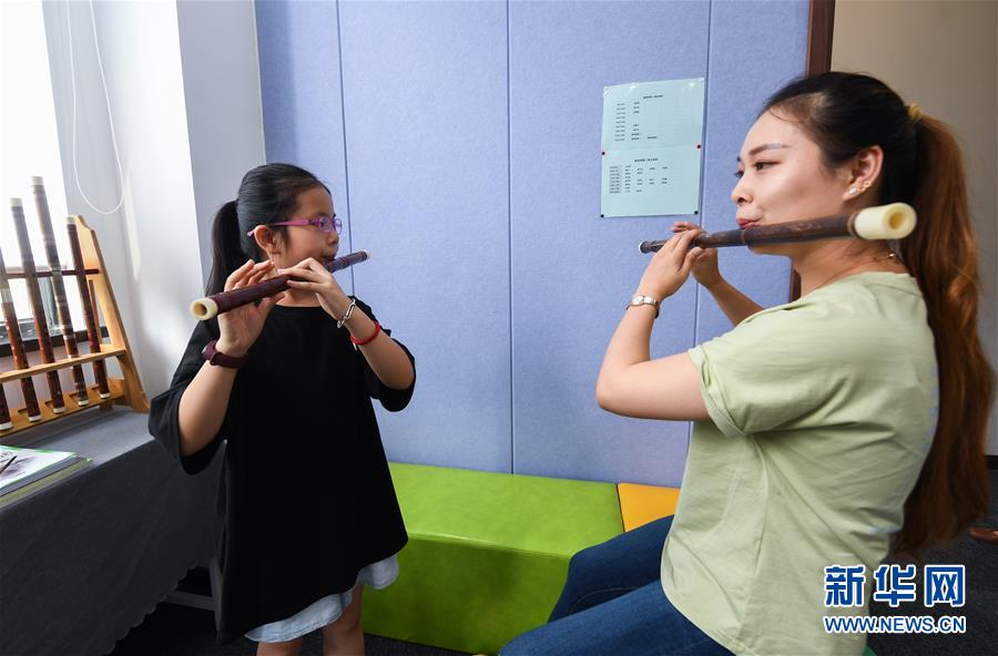 (社会)(1)浙江余杭:青年人才加入竹笛产业 助推“竹笛之乡”发展升级