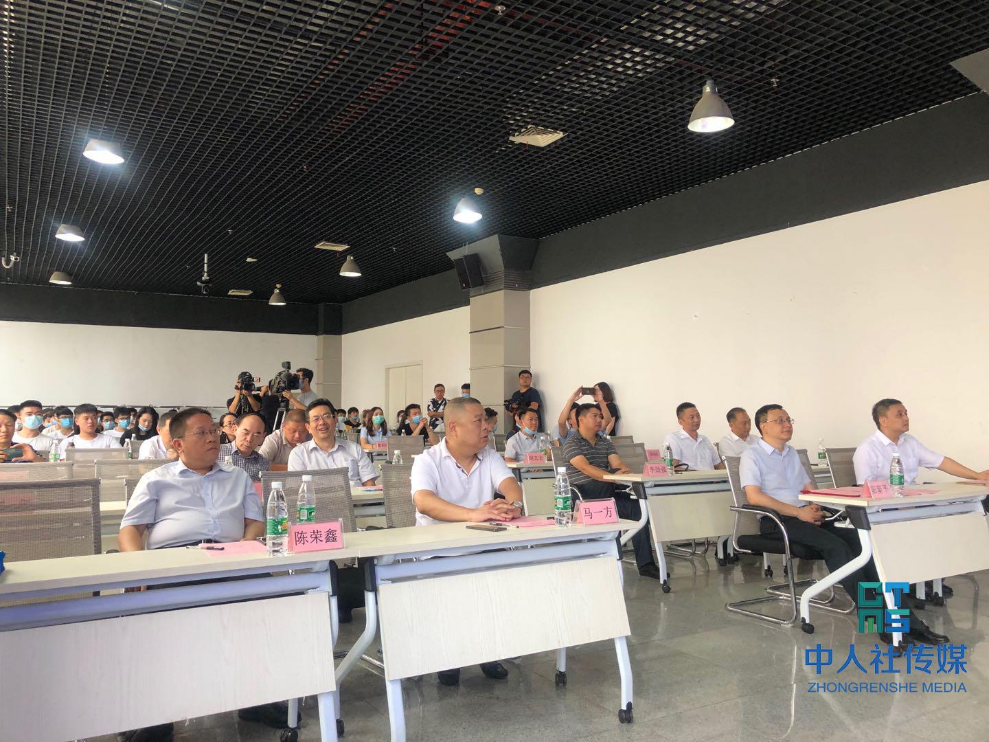 2020年湖南民营企业大型人才交流会启动 130家企业参加现场交流会 提供4256个就业岗位