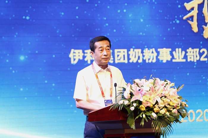 营销赋能渠道“聚变”，伊利金领冠总裁&明星联