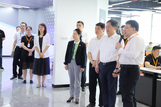 昆山市委副书记周旭东莅临好活科技 高度评价好