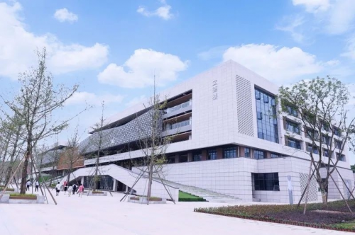 吉利学院成都校区落成 北大战略支持 西部又添一所应用研究型民办大学