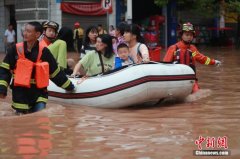 民政部：尽最大努力帮扶受灾群众 及时足额发放救助金