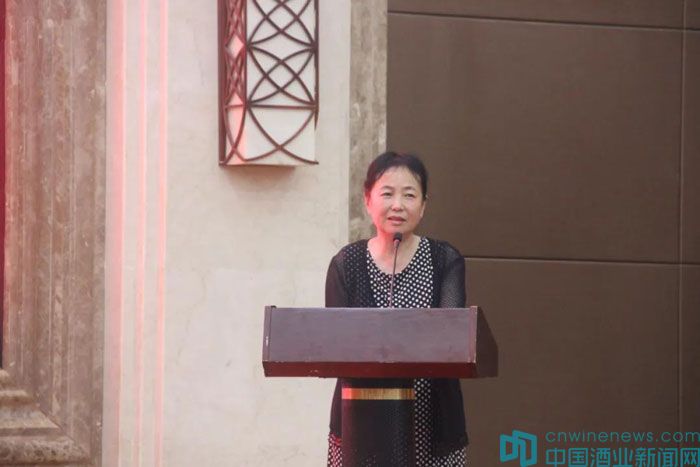江苏省酒类行业协会(商会)召开第二届六次会员代
