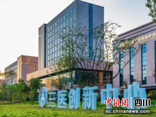 温江：5年的“专医”发展路径。张志强 摄