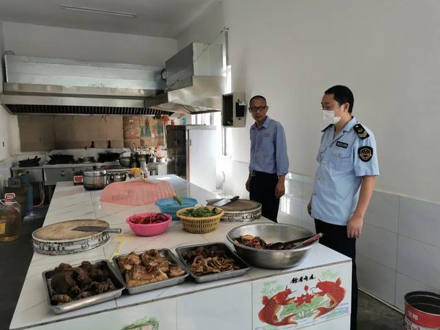 马山镇市场监管所开展熟食卤味制品食品安全专项检查