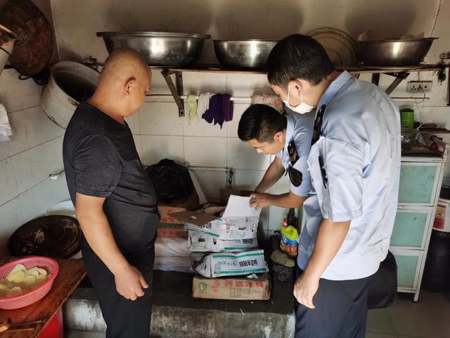 马山镇市场监管所开展熟食卤味制品食品安全专项检查