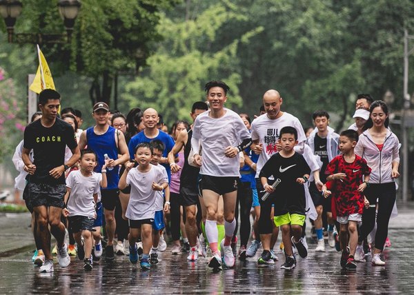耐克“哪儿挡得了我们公益跑”：致只管向前的我们