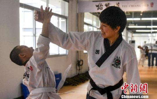 女子福州开道馆 曾获台湾地区跆拳道比赛冠军