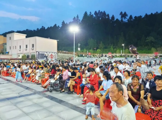金寨油坊店乡 | 送政策扬新风 文艺惠民助脱贫