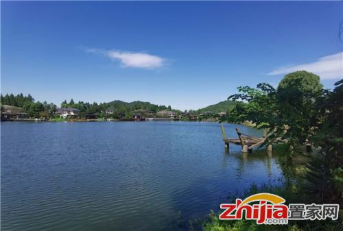 杭州豪宅吴昊 宋城地中海湖景别墅出售，带庭院