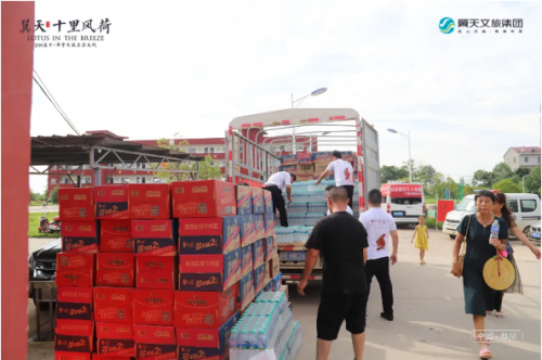 翼天文旅集团十里风荷积极抗洪