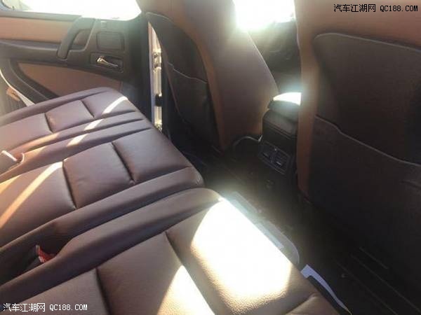 奔驰G350欧规版白/棕天窗18轮配置解析